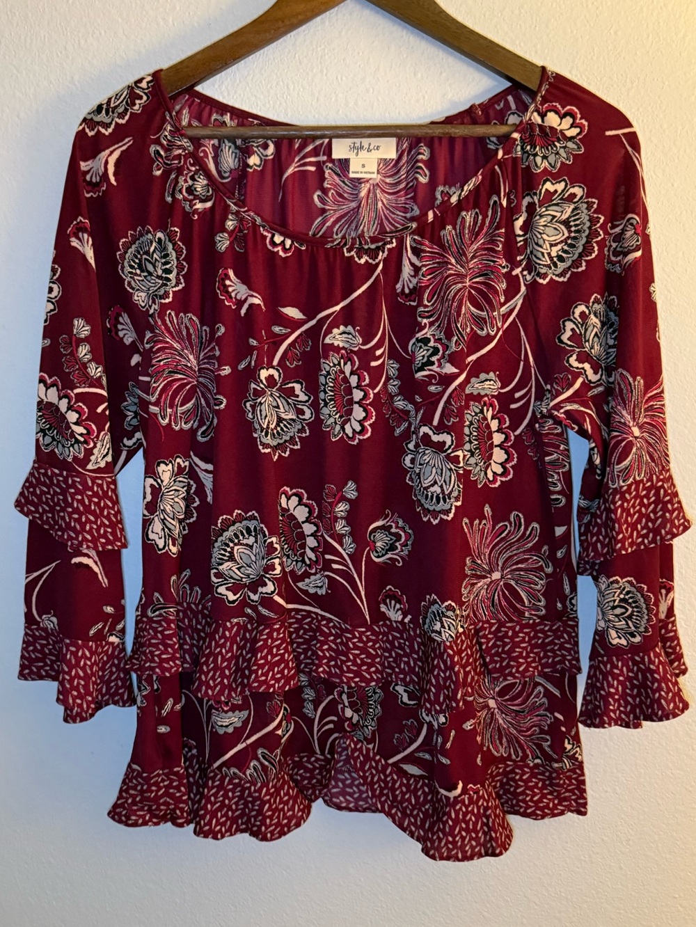 Style & Co. Women's Burgundy Floral Ruffle-Tier Blouse
